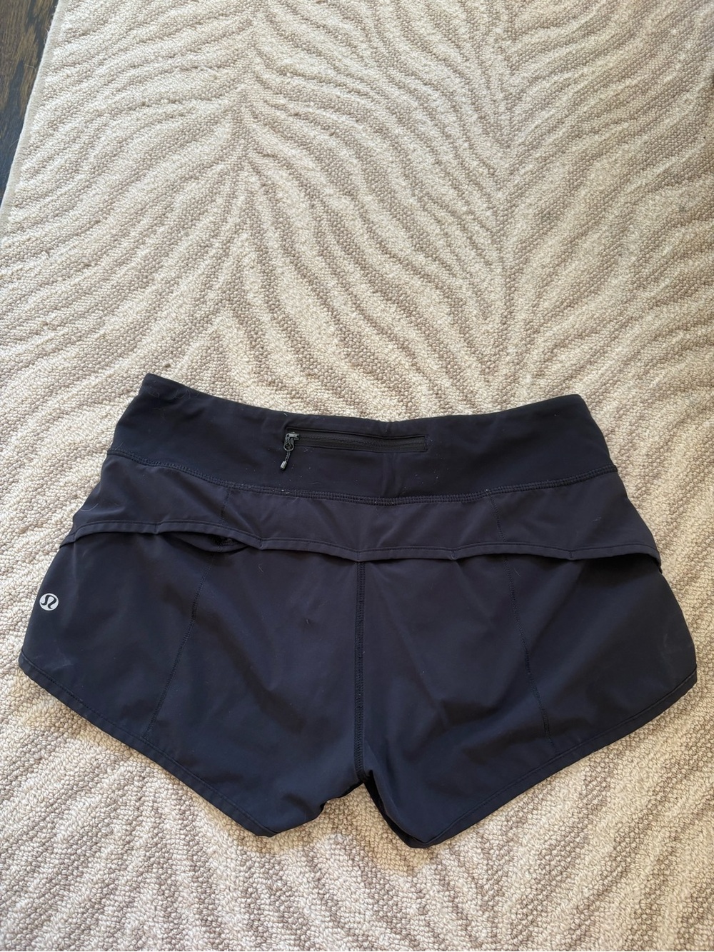 Lululemon Athletica Black Layered Running Shorts - Picture 2 of 2